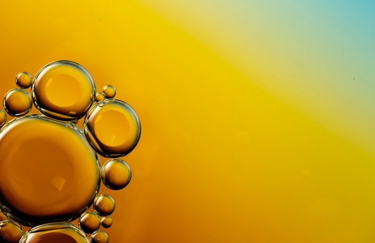 Моторное масло: выбор, характеристики и влияние на ваш автомобиль